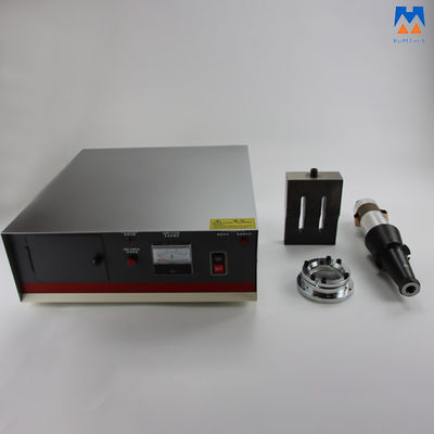 เครื่องเชื่อมอัลตราโซนิก 2.6KW พร้อม Generator Transducer และ Horn