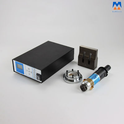 เครื่องเชื่อมพลาสติก 20KHz 2000W ระบบเชื่อมอัลตราโซนิกแบบไม่ต่อเนื่องพร้อมเครื่องกำเนิดไฟฟ้าและฮอร์น